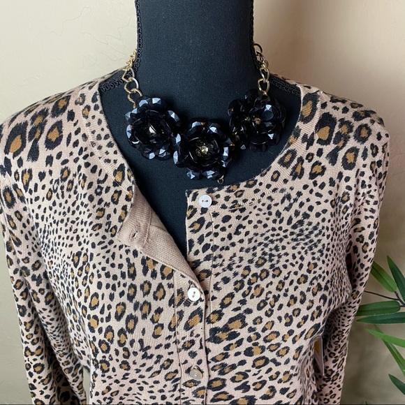 Leopard Cardigan 🌻 - Picture 2 of 10